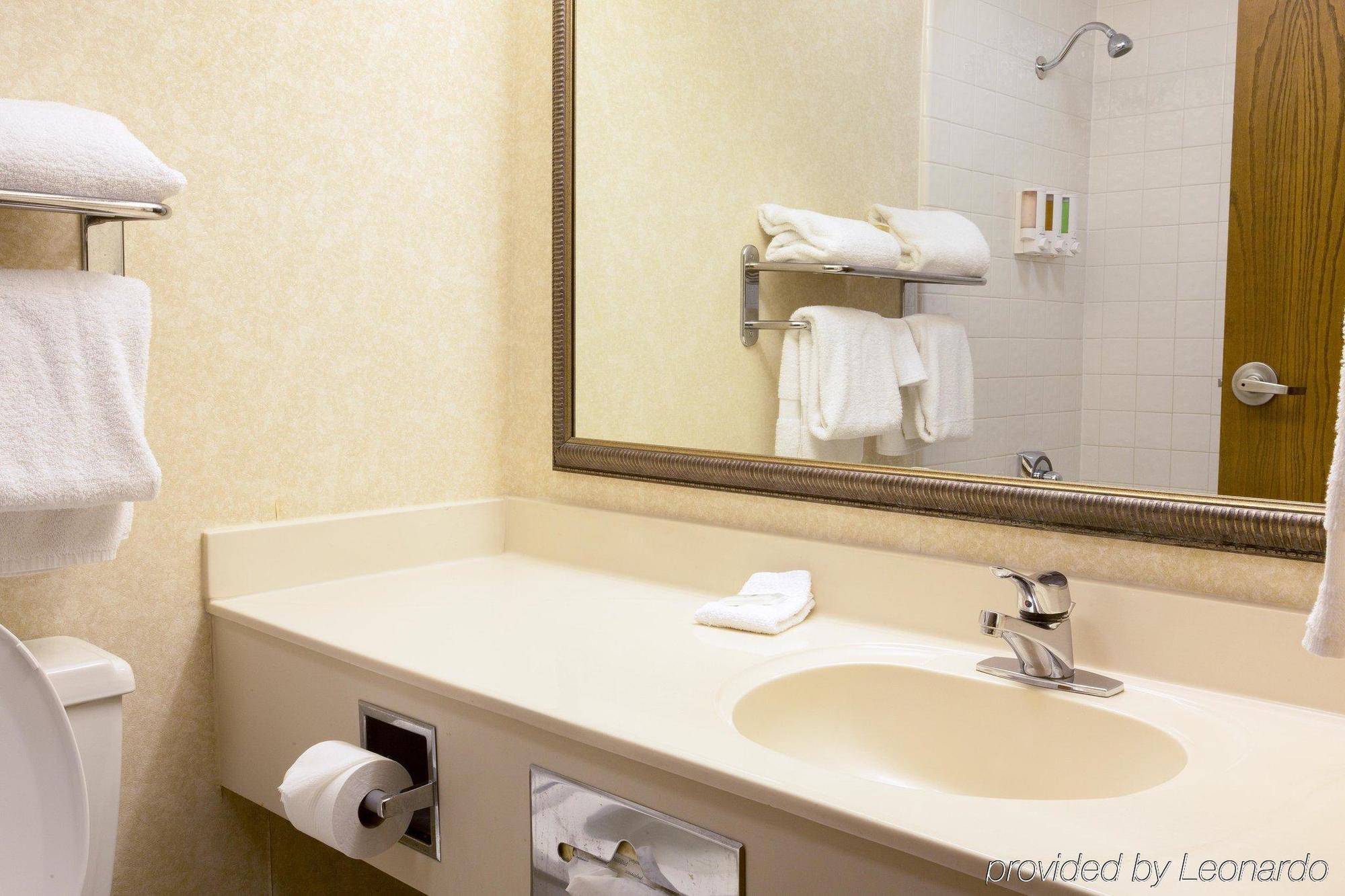 Pear Tree Inn Терре-Хот Экстерьер фото
